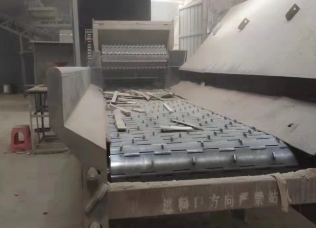 破碎機(jī)（2臺(tái)）